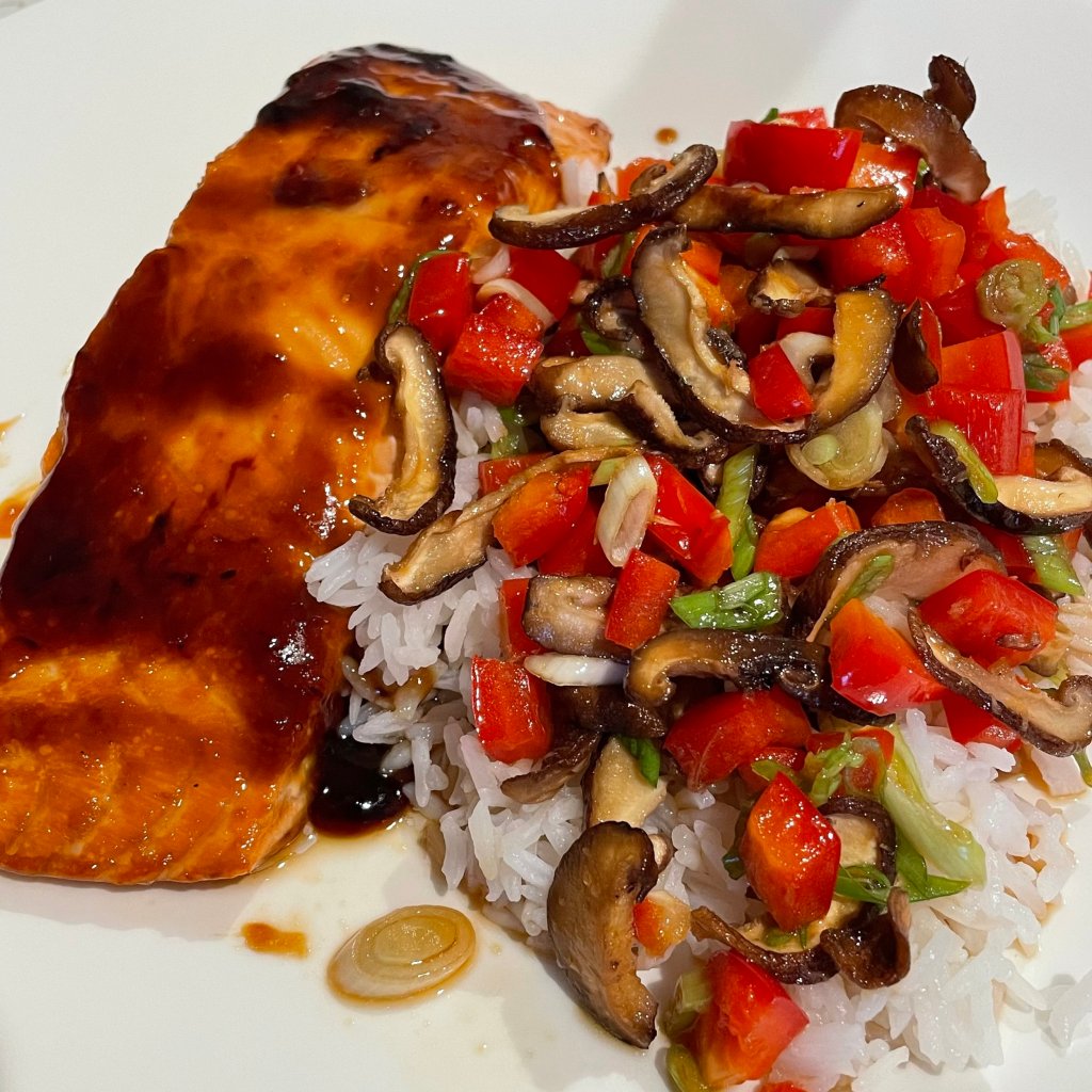 asian style glazed salmon with shiitake mushrooms and&nbsp;peppers